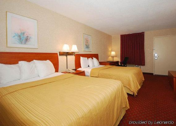 Greenville Inn & Suites חדר תמונה