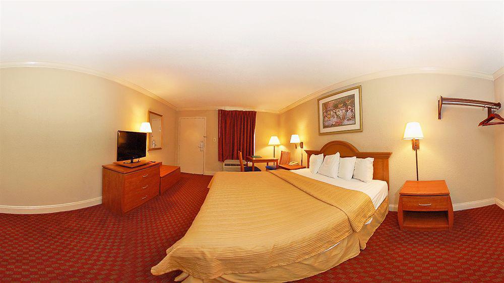 Greenville Inn & Suites מראה חיצוני תמונה